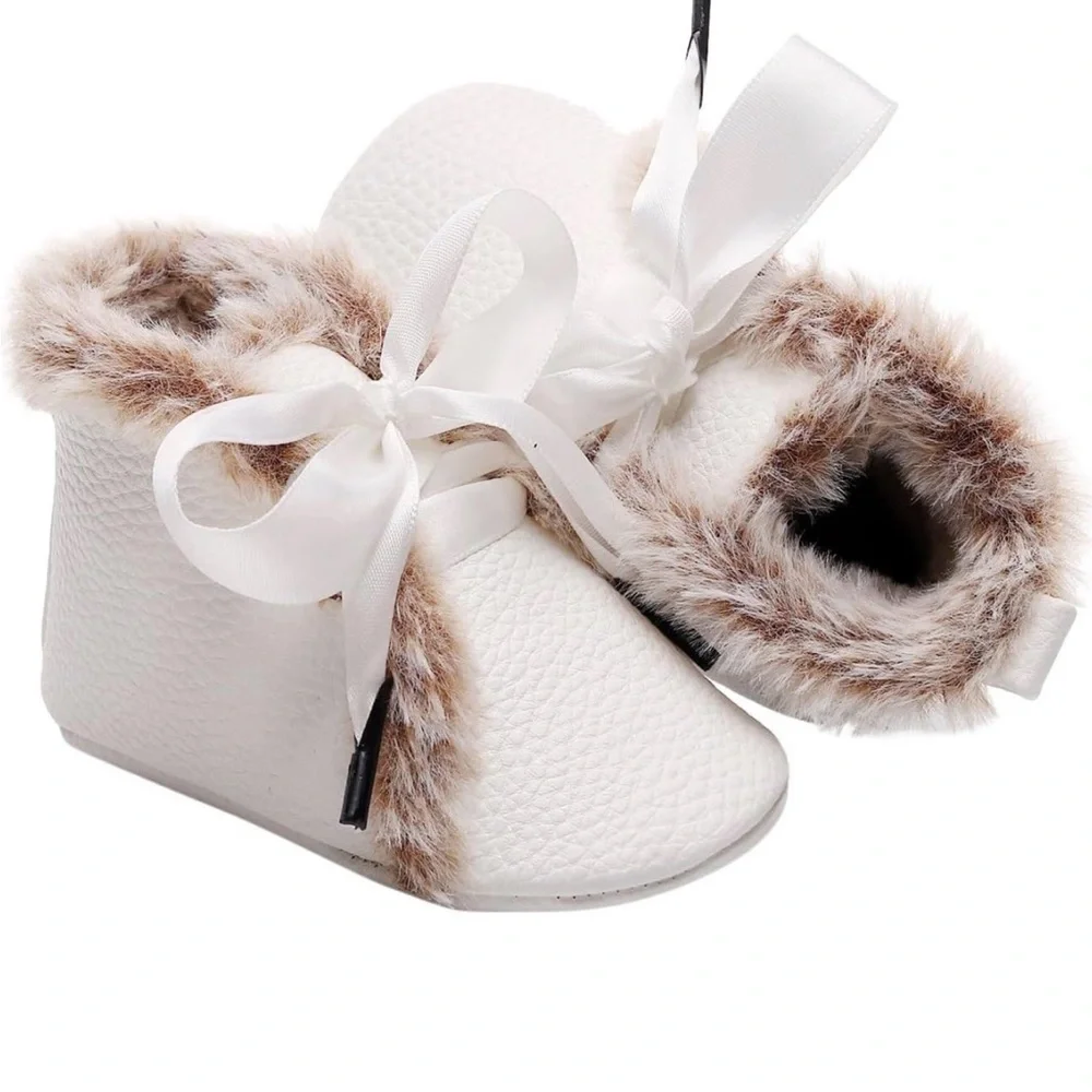 Fleece-lined baby booties